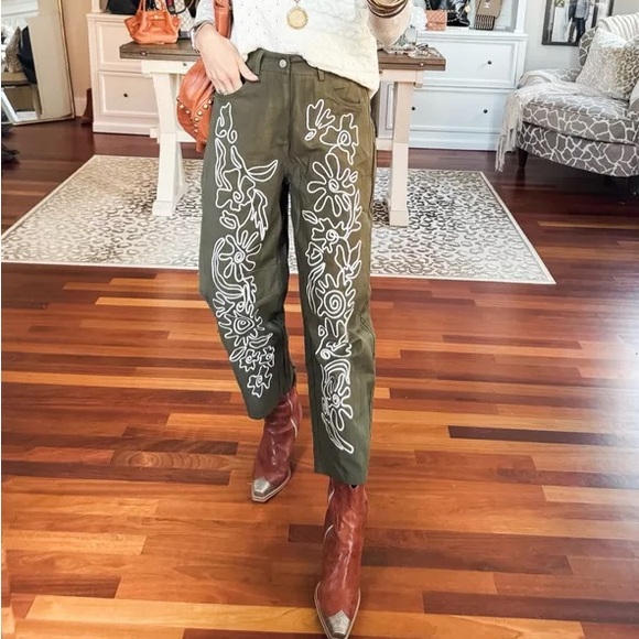 Embroidered barrel jeans - Picture 2 of 8